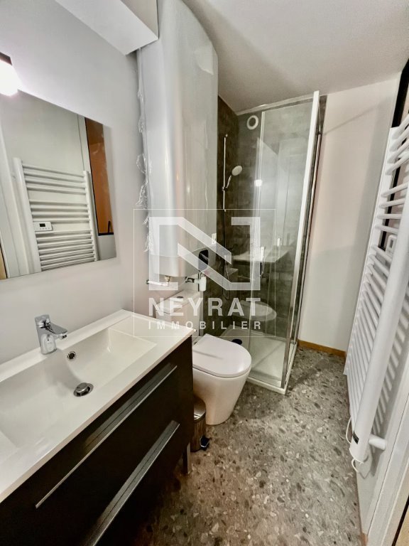 T2 42.87m²