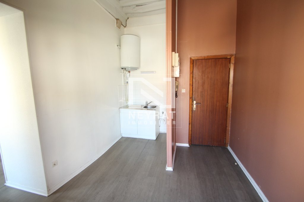 APPARTEMENT T2 A LOUER - CHAGNY - 33.48 m2 - 400 &euro; charges comprises par mois