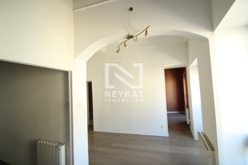 APPARTEMENT T2 A LOUER - CHAGNY - 33.48 m2 - 400 &euro; charges comprises par mois
