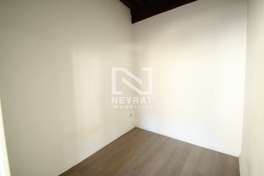 APPARTEMENT T2 A LOUER - CHAGNY - 33.48 m2 - 400 &euro; charges comprises par mois