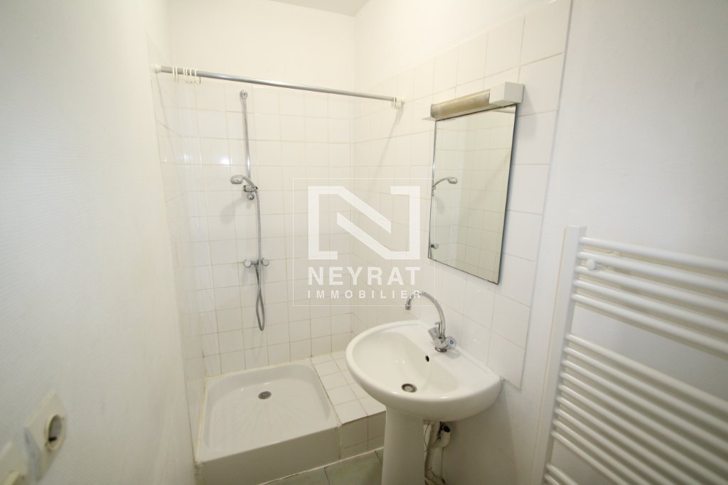 APPARTEMENT T2 - CHAGNY - 41.76 m2 - LOU&Eacute;