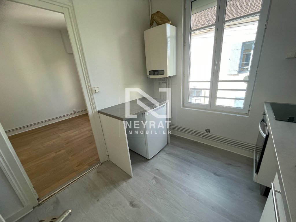 APPARTEMENT T2 - CHALON SUR SAONE CENTRE VILLE - 45 m2 - LOU&Eacute;
