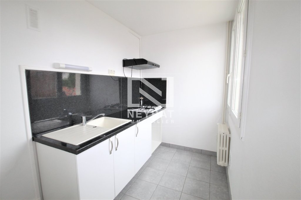 APPARTEMENT T2 A LOUER - CHALON SUR SAONE QUARTIER BELLEVUE - 37 m2 - 475€ charges comprises par mois