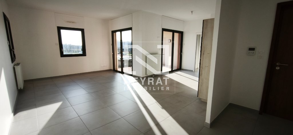 APPARTEMENT T2 A LOUER - CHALON SUR SAONE - 65.69 m2 - 790�&euro; charges comprises par mois