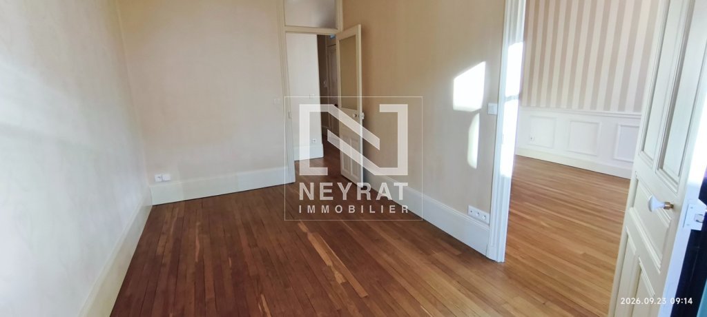 APPARTEMENT T2 A LOUER - CHALON SUR SAONE - 65 m2 - 665 &euro; charges comprises par mois