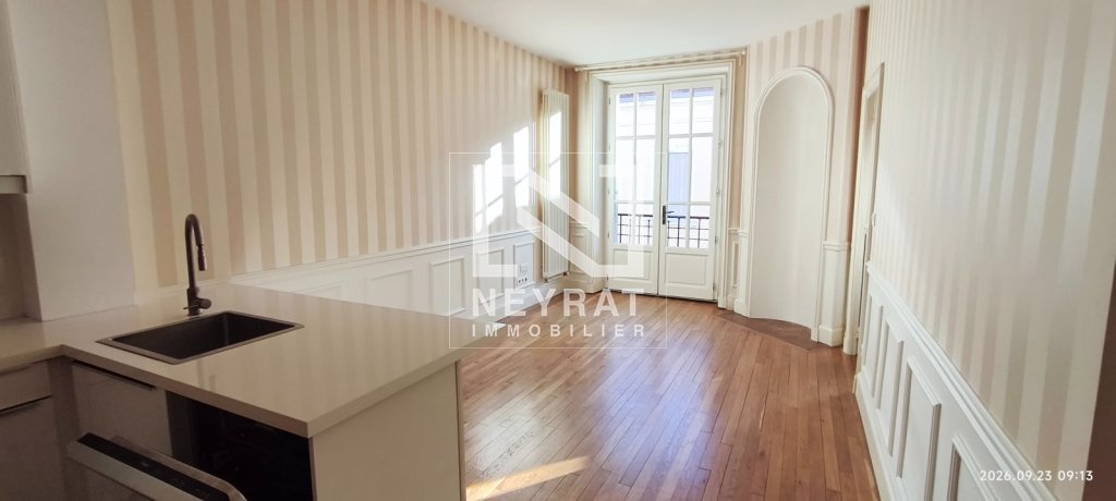 APPARTEMENT T2 A LOUER - CHALON SUR SAONE - 65 m2 - 665 &euro; charges comprises par mois