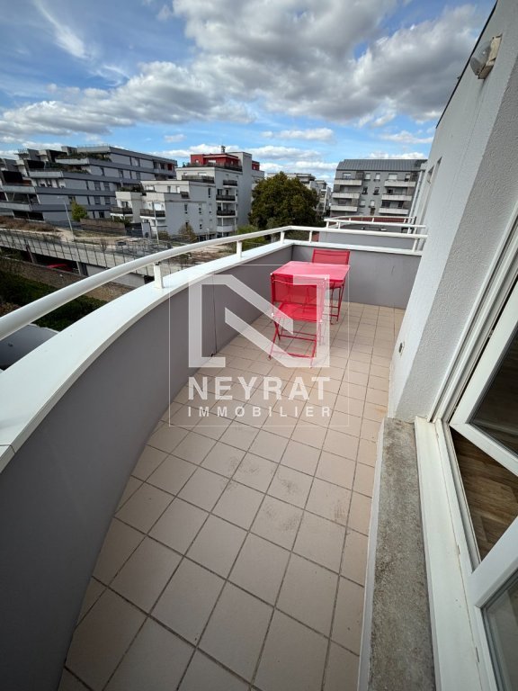 APPARTEMENT T2 MEUBLE - QUARTIER MALADIERE A LOUER - DIJON MALADIERE - 51 m2 - 770 &euro; charges comprises par mois
