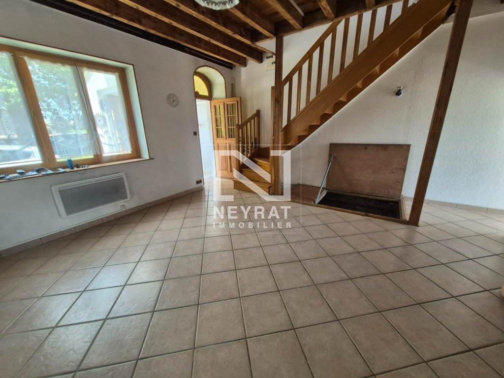APPARTEMENT T2 - EPINAC - 65 m2 - LOU&Eacute;