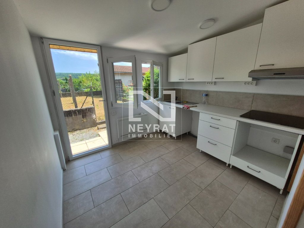 APPARTEMENT T2 - EPINAC - 65 m2 - LOU&Eacute;