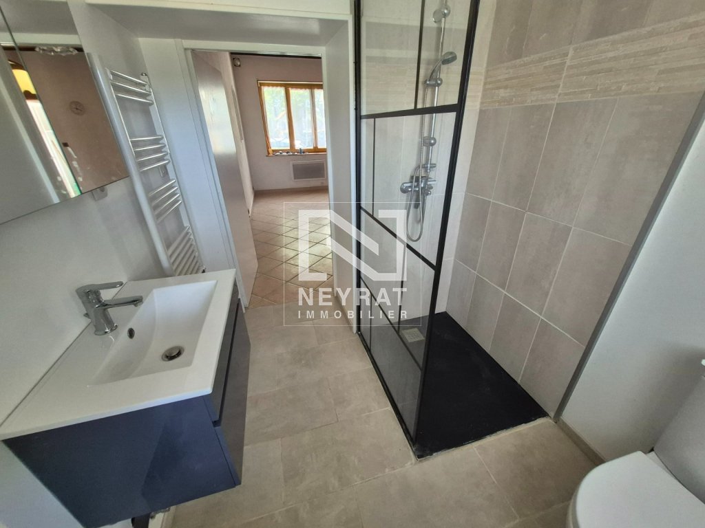 APPARTEMENT T2 - EPINAC - 65 m2 - LOU&Eacute;