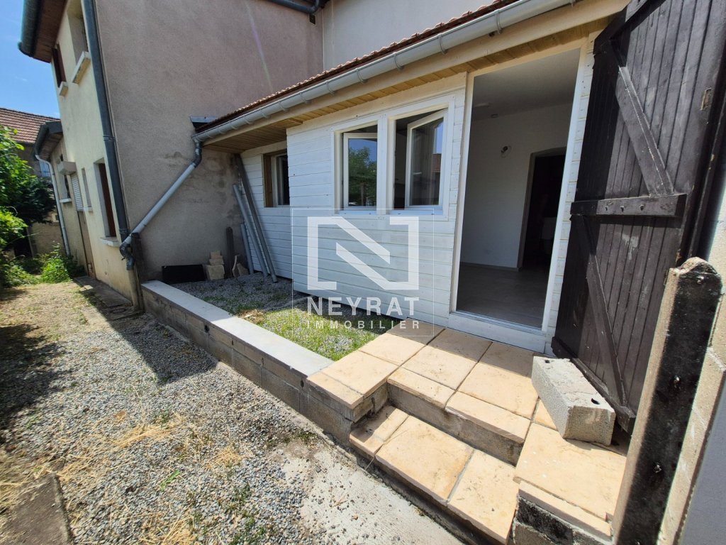 APPARTEMENT T2 - EPINAC - 65 m2 - LOU&Eacute;