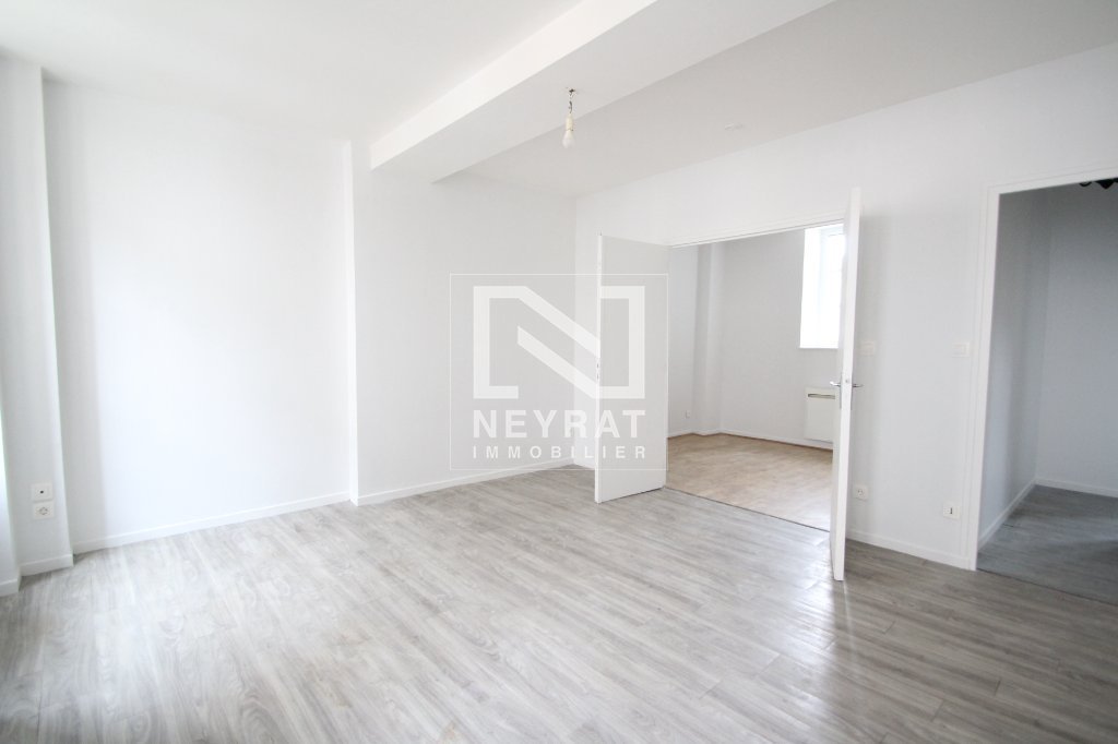 APPARTEMENT T2 A LOUER - GIVRY - 38.98 m2 - 350�&euro; charges comprises par mois