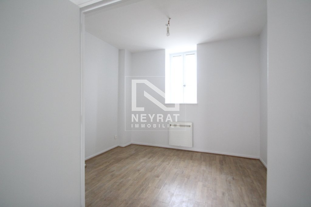 APPARTEMENT T2 A LOUER - GIVRY - 38.98 m2 - 350�&euro; charges comprises par mois