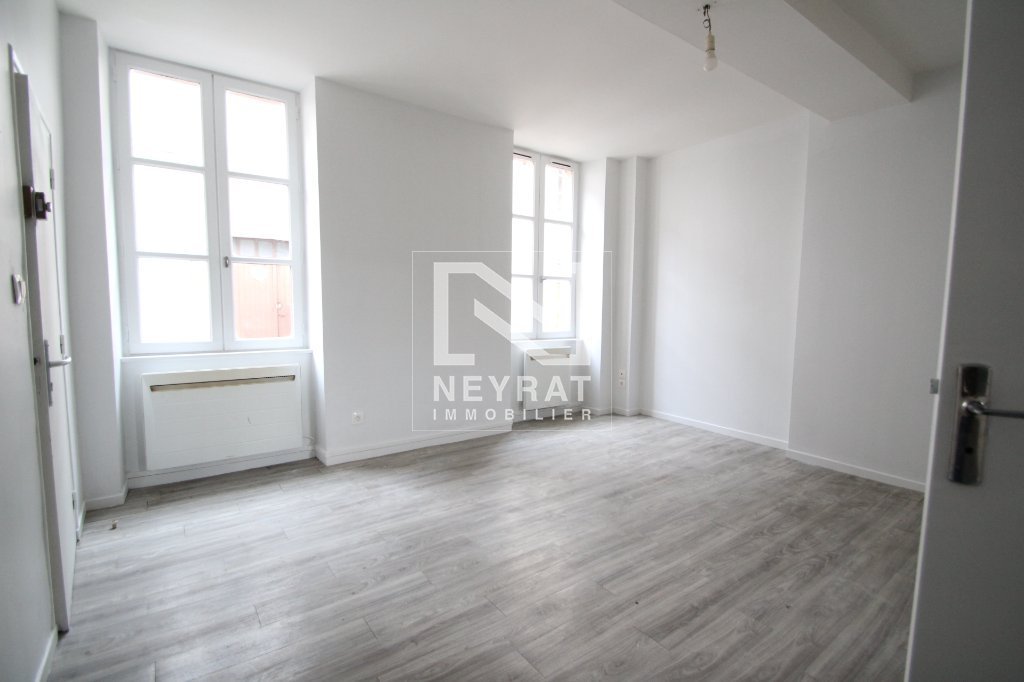 APPARTEMENT T2 A LOUER - GIVRY - 38.98 m2 - 350�&euro; charges comprises par mois