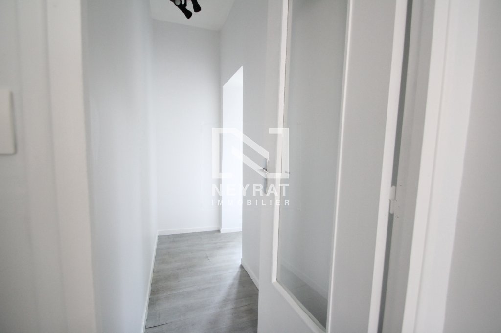 APPARTEMENT T2 A LOUER - GIVRY - 38.98 m2 - 350�&euro; charges comprises par mois