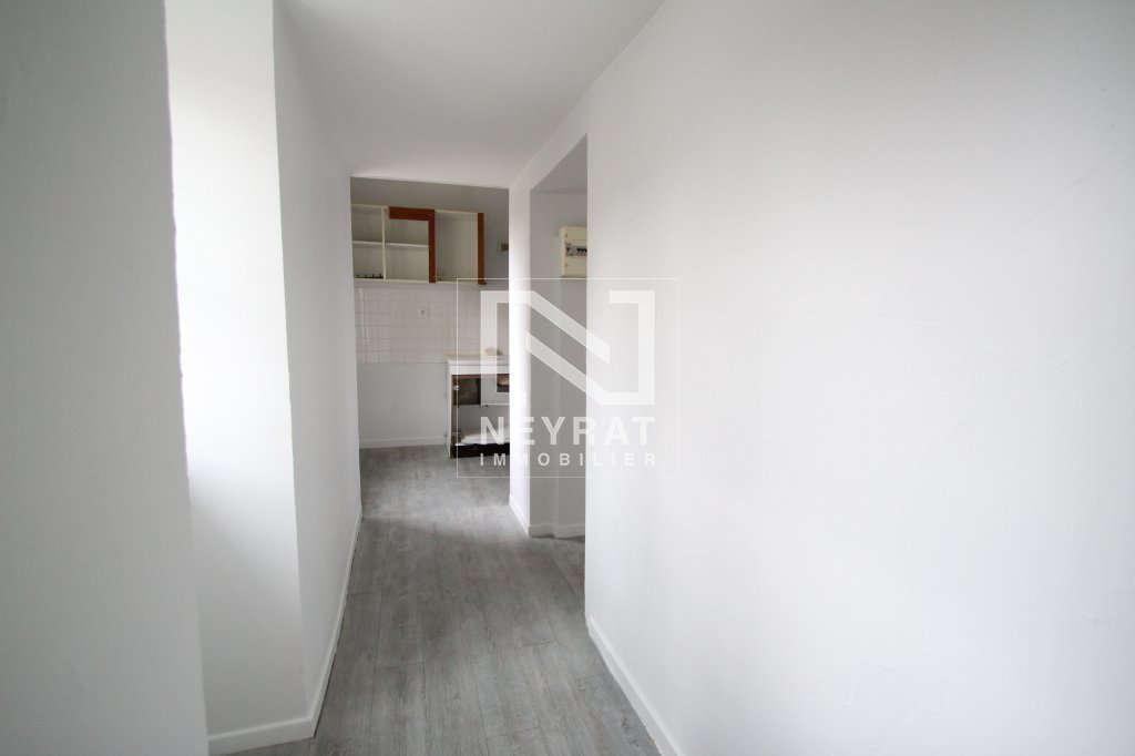 APPARTEMENT T2 A LOUER - GIVRY - 38.98 m2 - 350�&euro; charges comprises par mois