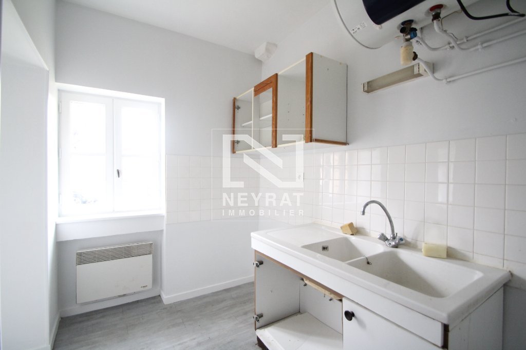 APPARTEMENT T2 A LOUER - GIVRY - 38.98 m2 - 350�&euro; charges comprises par mois