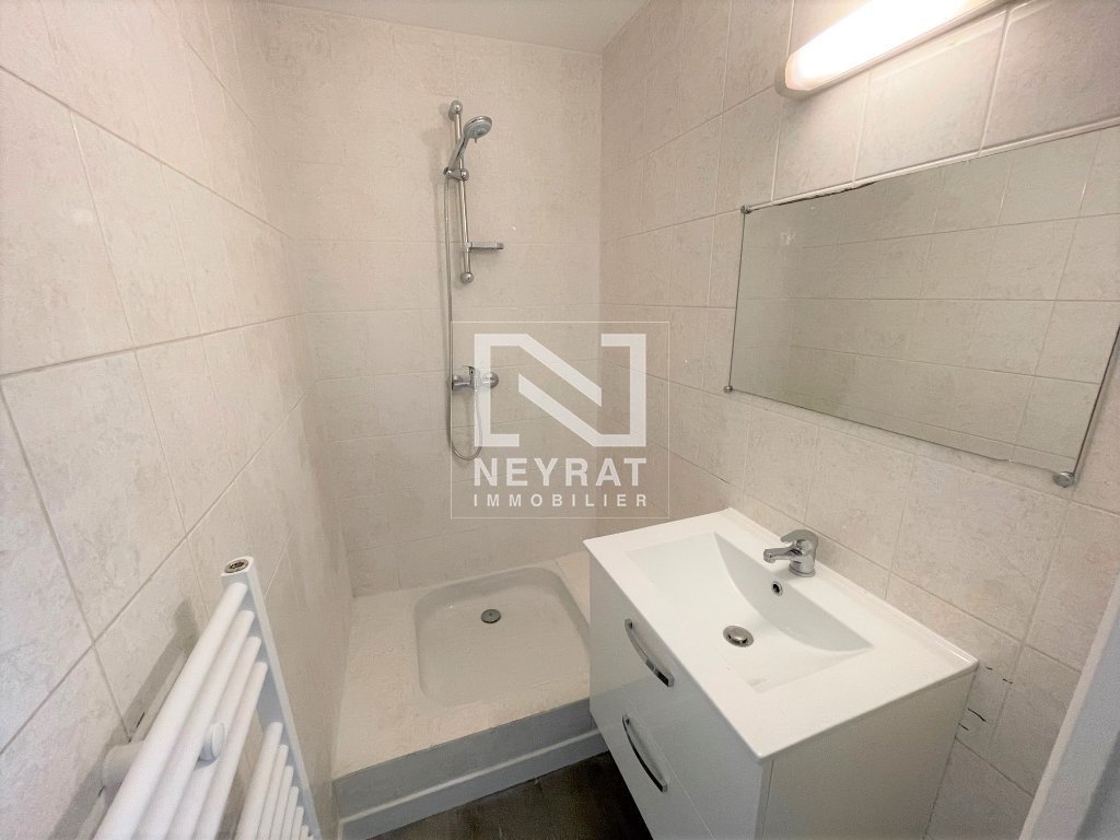 APPARTEMENT T2 - GUEUGNON - 38.3 m2 - LOU&Eacute;