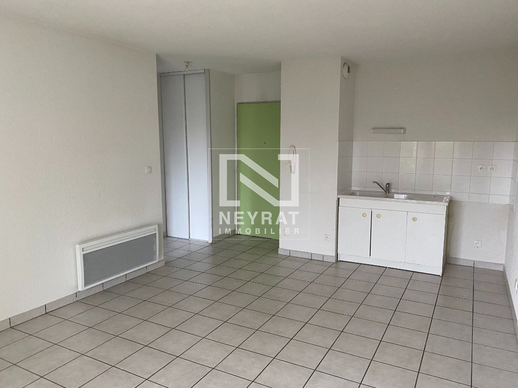 APPARTEMENT T2 A LOUER - LE CREUSOT - 40.19 m2 - 385 &euro; charges comprises par mois