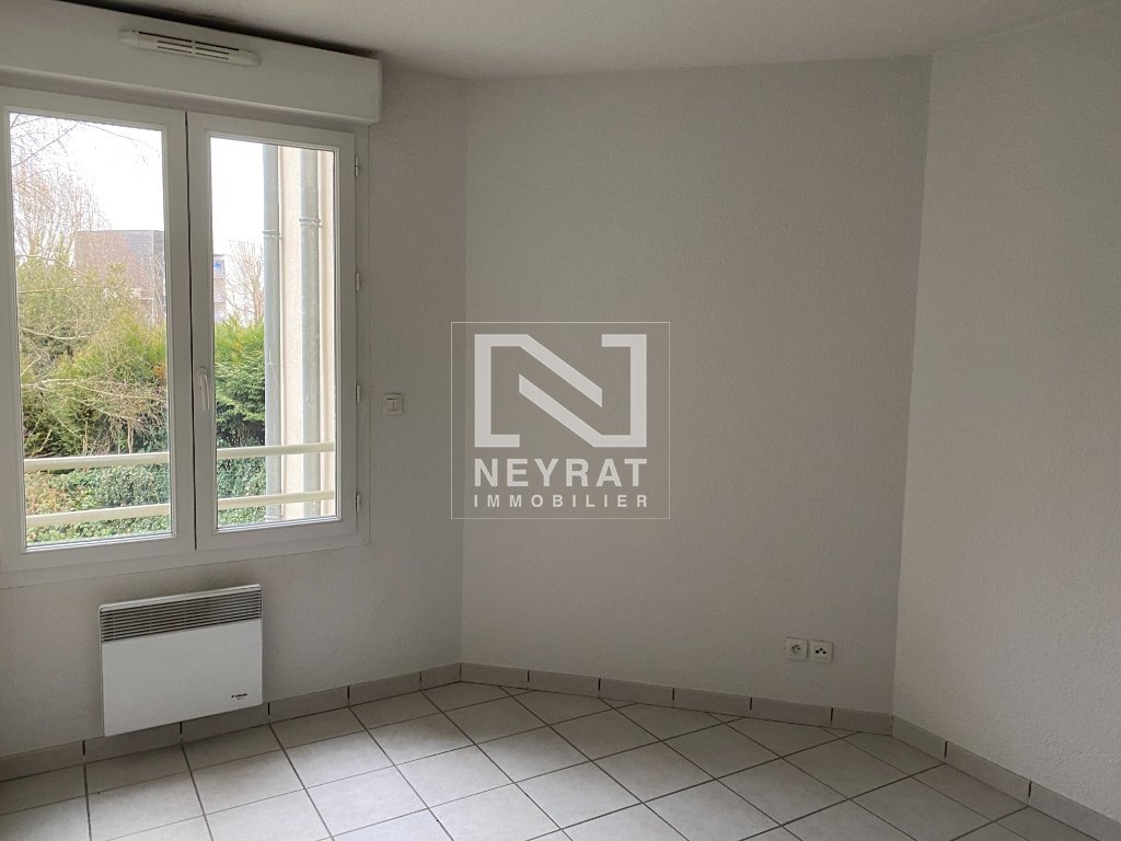 APPARTEMENT T2 A LOUER - LE CREUSOT - 40.19 m2 - 385 &euro; charges comprises par mois