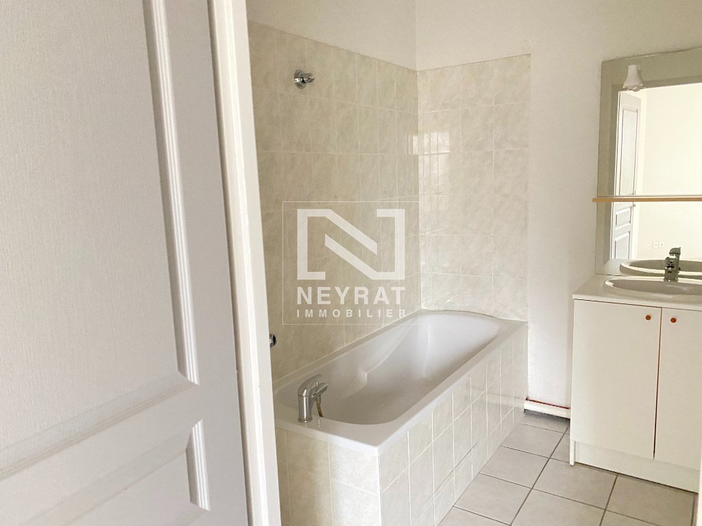 APPARTEMENT T2 A LOUER - LE CREUSOT - 40.19 m2 - 385 &euro; charges comprises par mois