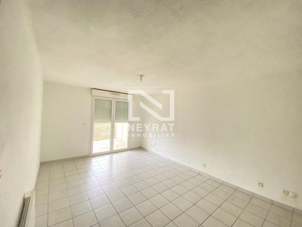 APPARTEMENT T2 - LE CREUSOT - 38.03 m2 - LOU&Eacute;