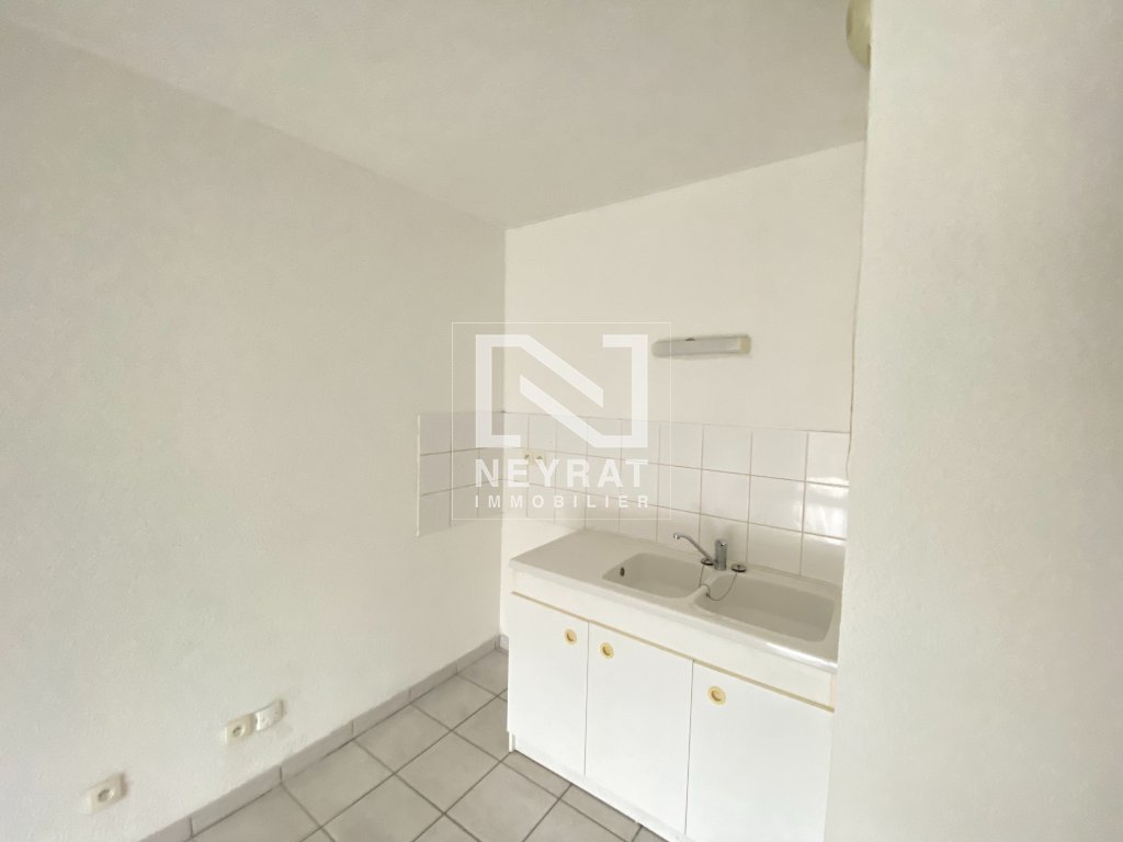 APPARTEMENT T2 - LE CREUSOT - 38.03 m2 - LOU&Eacute;