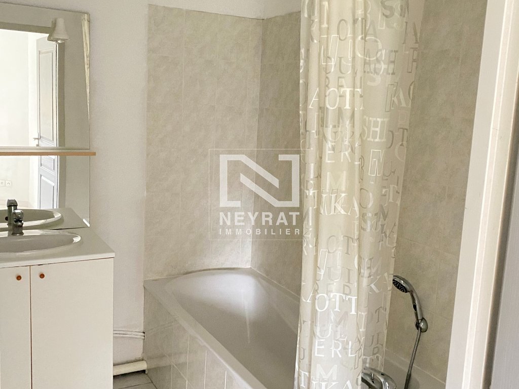 APPARTEMENT T2 - LE CREUSOT - 38.03 m2 - LOU&Eacute;