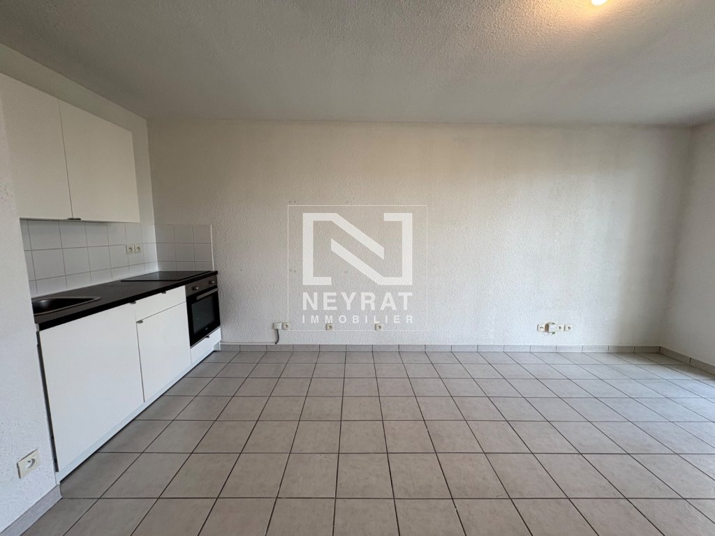 APPARTEMENT T2 - LE CREUSOT - 40 m2 - LOU&Eacute;