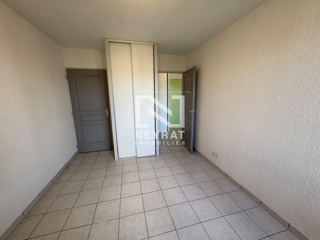 APPARTEMENT T2 - LE CREUSOT - 40 m2 - LOU&Eacute;