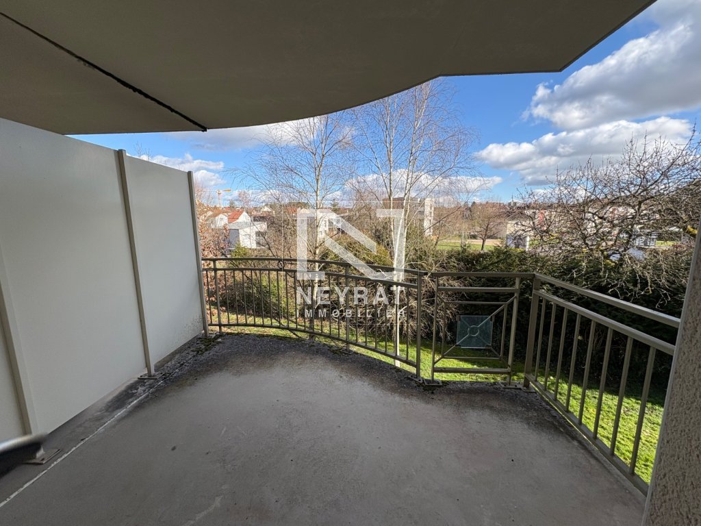 APPARTEMENT T2 - LE CREUSOT - 40 m2 - LOU&Eacute;