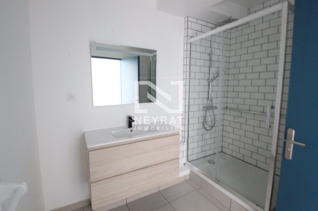 APPARTEMENT T2 A LOUER - LOUHANS - 81.88 m2 - 650�&euro; charges comprises par mois
