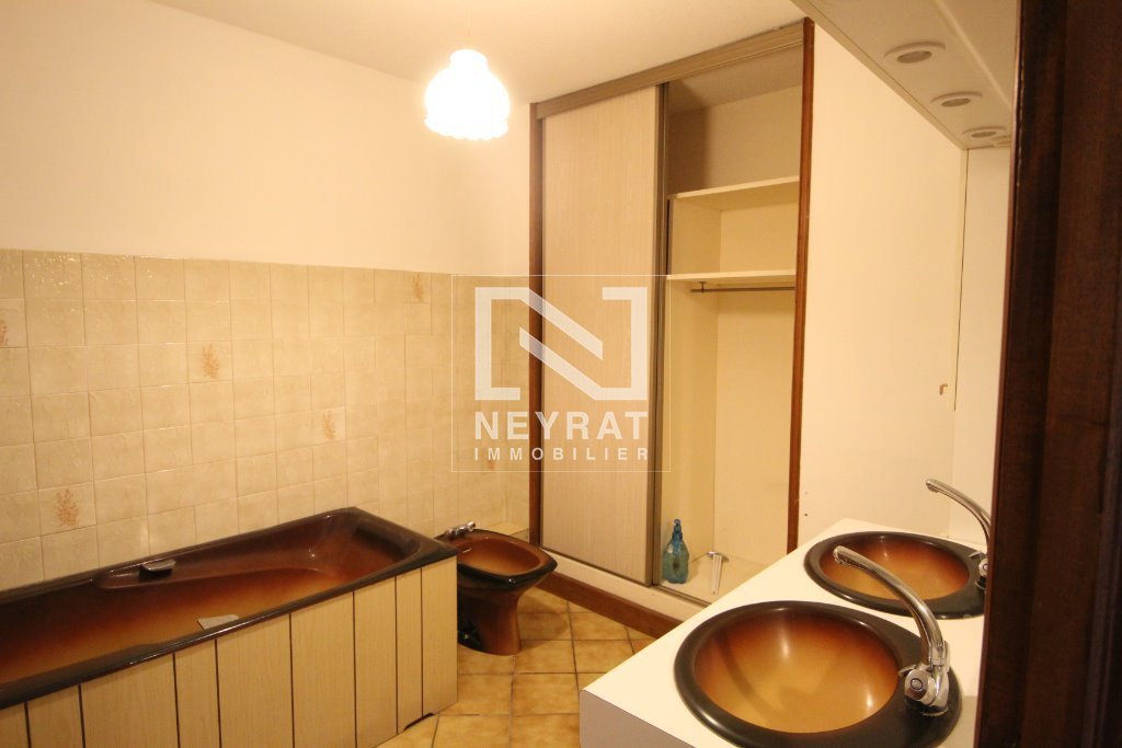 APPARTEMENT T2 A LOUER - LOUHANS - 62 m2 - 490 &euro; charges comprises par mois