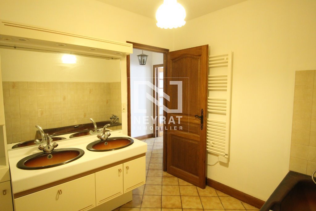 APPARTEMENT T2 A LOUER - LOUHANS - 62 m2 - 490 &euro; charges comprises par mois