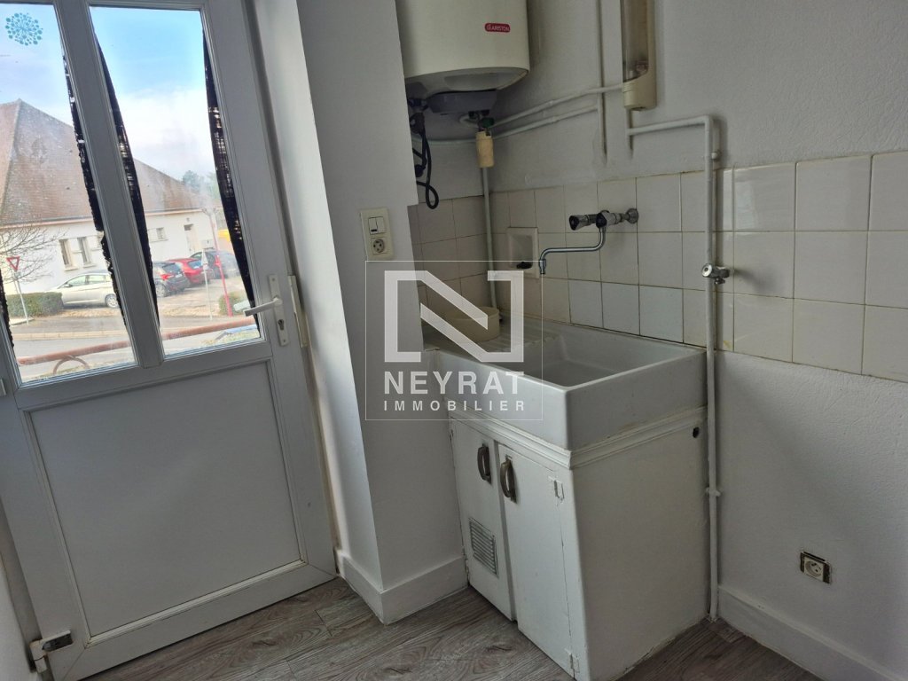T2 A LOUER - LUZY - 38 m2 - 390€ charges comprises par mois