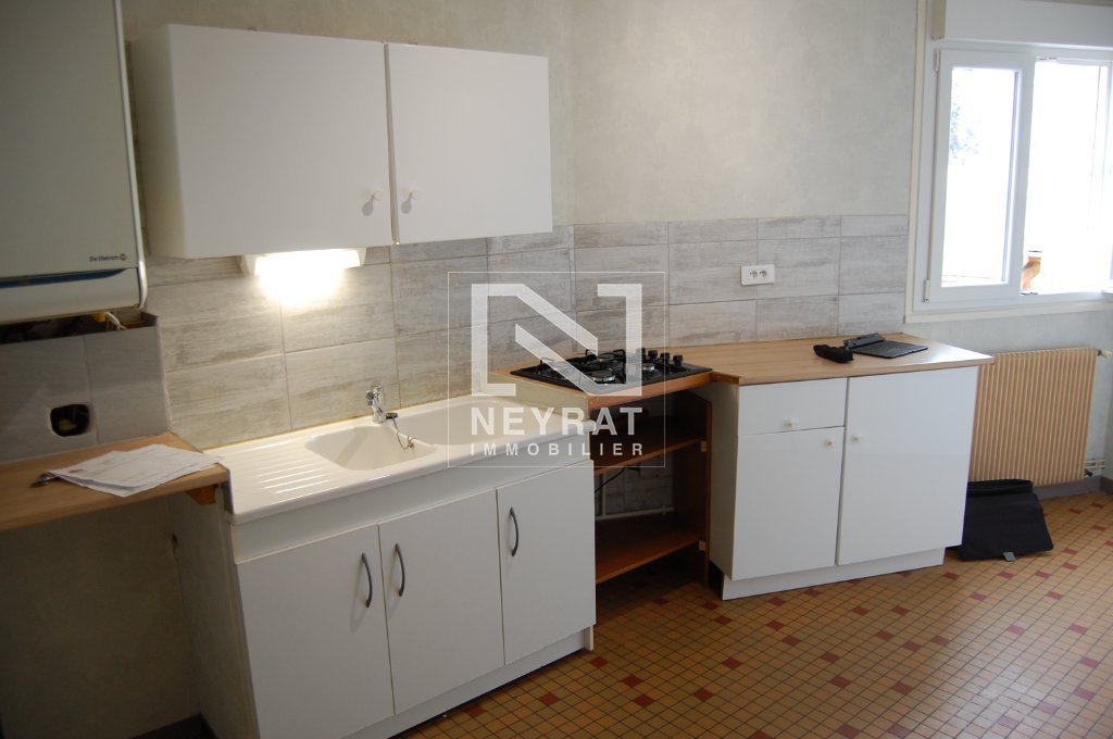 APPARTEMENT T2 A LOUER - OUROUX SUR SAONE - 72 m2 - 550€ charges comprises par mois