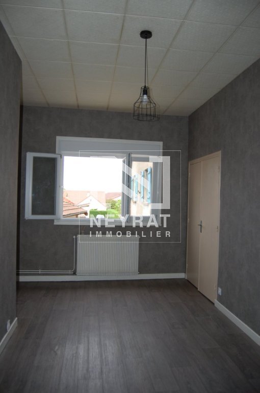APPARTEMENT T2 A LOUER - OUROUX SUR SAONE - 72 m2 - 560 &euro; charges comprises par mois