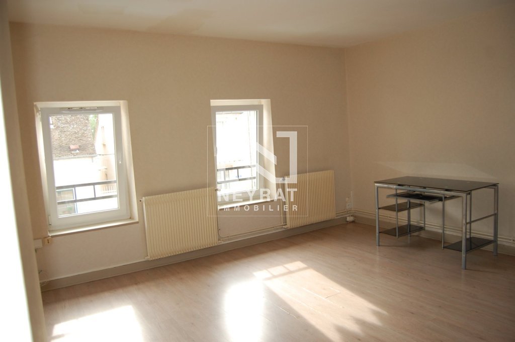 APPARTEMENT T2 A LOUER - OUROUX SUR SAONE - 72 m2 - 560 &euro; charges comprises par mois