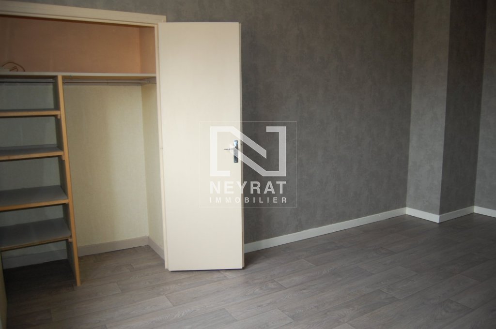 APPARTEMENT T2 A LOUER - OUROUX SUR SAONE - 72 m2 - 560 &euro; charges comprises par mois