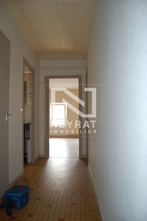 APPARTEMENT T2 A LOUER - OUROUX SUR SAONE - 72 m2 - 560 &euro; charges comprises par mois
