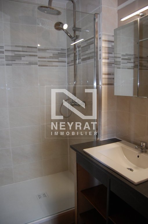 APPARTEMENT T2 A LOUER - OUROUX SUR SAONE - 72 m2 - 560 &euro; charges comprises par mois