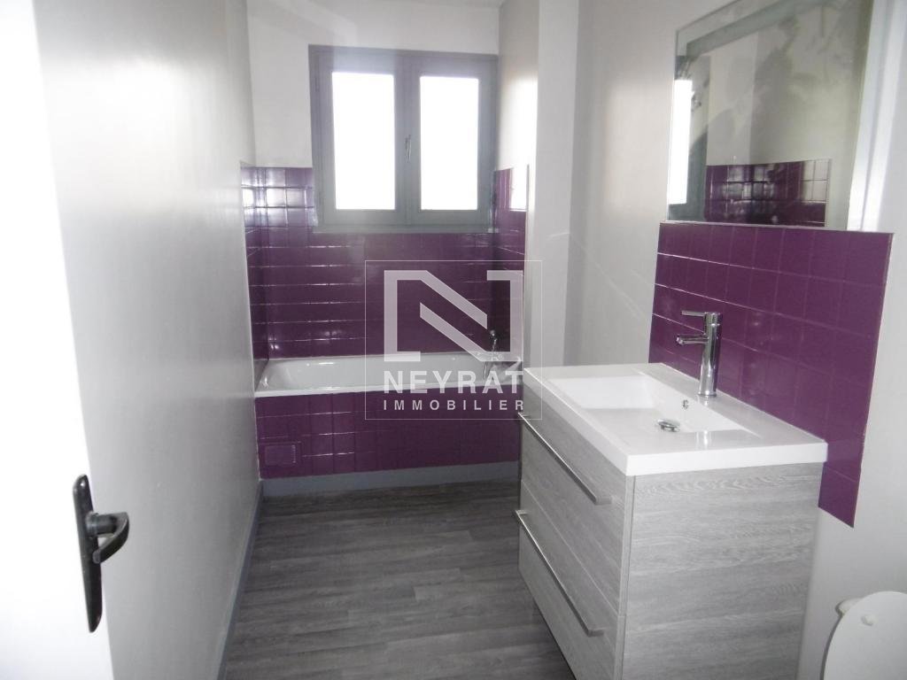 APPARTEMENT T2 A LOUER - PARAY LE MONIAL - 52.35 m2 - 408�&euro; charges comprises par mois