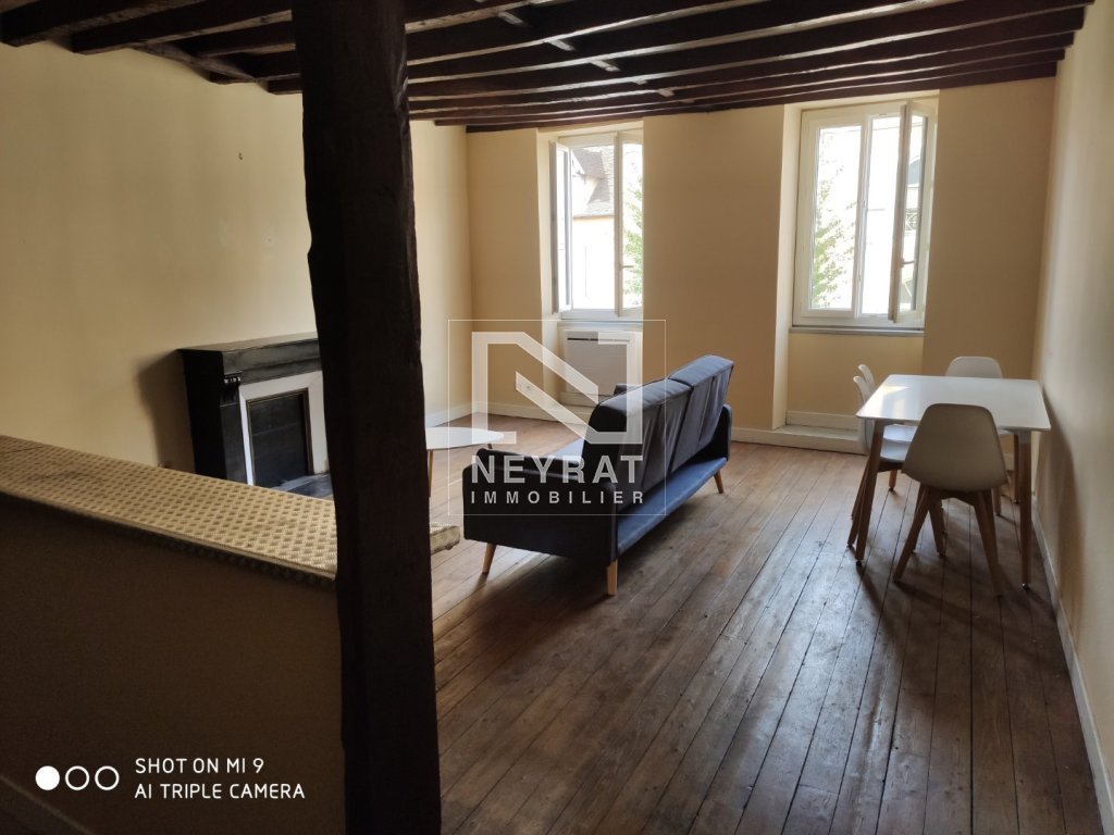 APPARTEMENT T2 - SENNECEY LE GRAND - 54.07 m2 - LOU&Eacute;