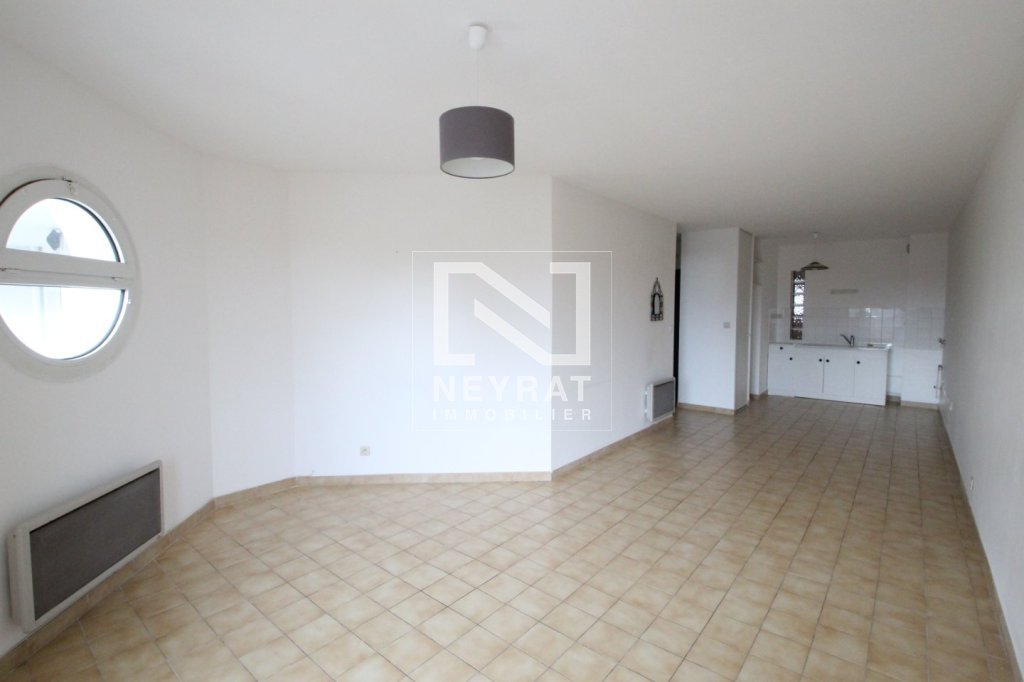 APPARTEMENT T2 AVEC BALCON A LOUER - ST GERMAIN DU BOIS - 50 m2 - 500€ charges comprises par mois