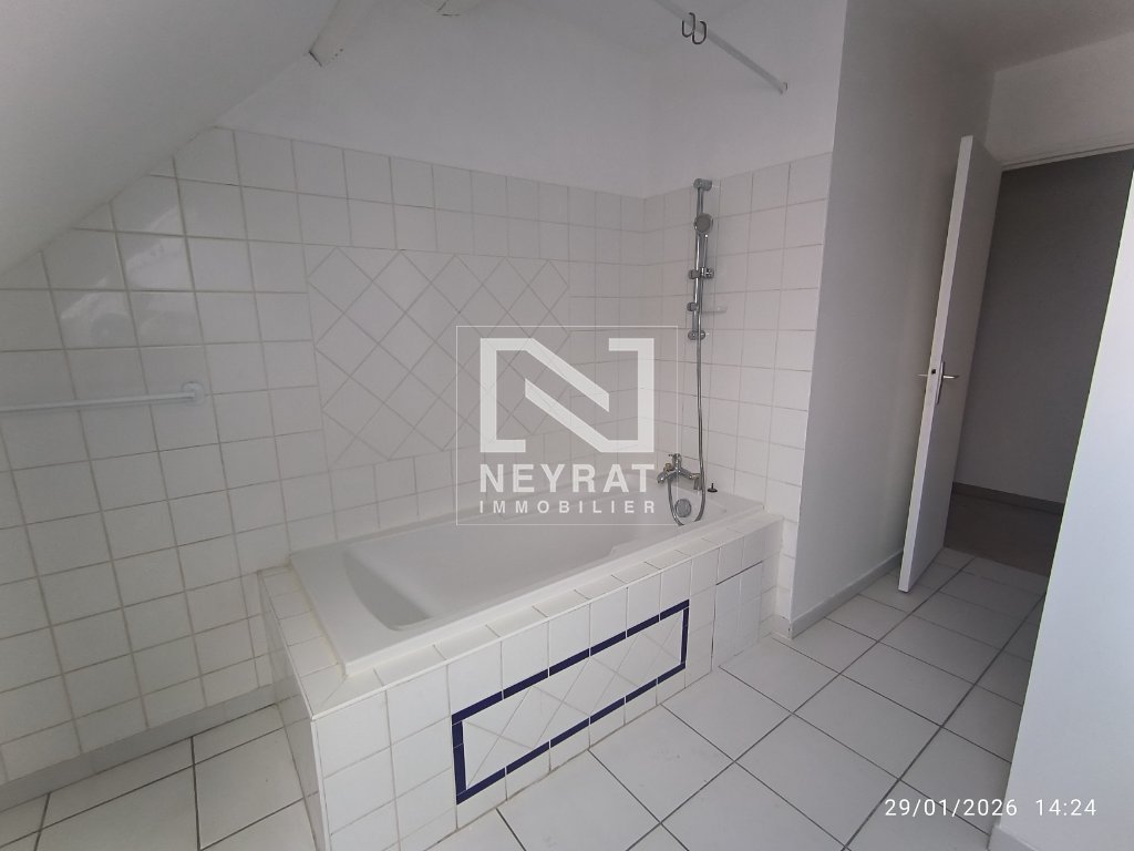 APPARTEMENT T3 A LOUER - ST MARCEL - 57.26 m2 - 695�&euro; charges comprises par mois