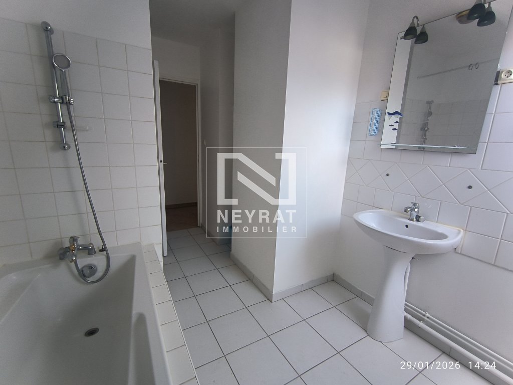 APPARTEMENT T3 A LOUER - ST MARCEL - 57.26 m2 - 695�&euro; charges comprises par mois