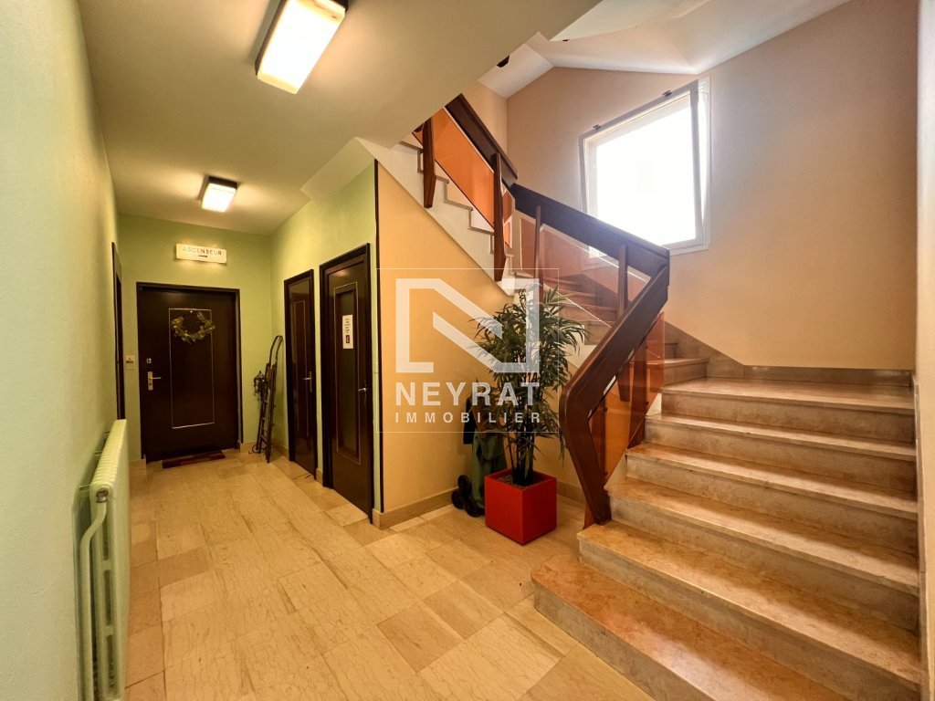 T2 lumineux 67 m  Autun