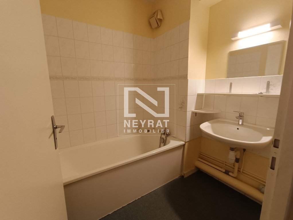 Appartement de type 2 avec cave et garage A VENDRE - AUXONNE - 44.4 m2 - 74 000 &euro;