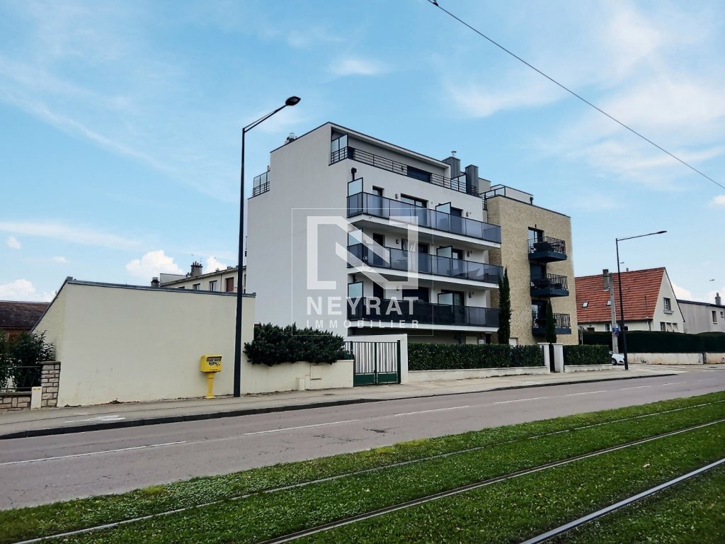 APPARTEMENT TYPE 2 AVEC BALCON ET PARKING A VENDRE - DIJON - 42.3 m2 - 156200€