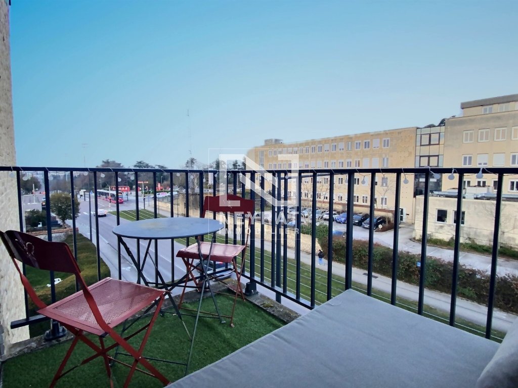 APPARTEMENT TYPE 2 AVEC BALCON ET PARKING - DIJON - 42.3 m2 - 156�200�&euro;